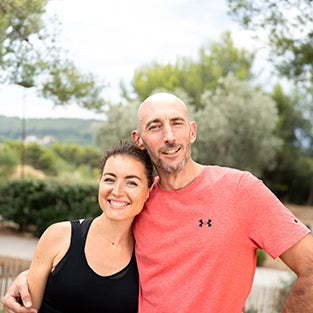 Démonstration du changement de poids rapide des haltères réglables Fitnesstorm, montrant leur mécanisme fluide et leur utilisation pour l’entraînement à domicile.