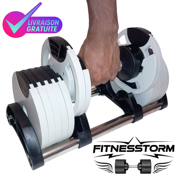 Haltère réglable gris FitnesStorm saisi à pleine main, illustrant un design ergonomique pensé pour une prise en main confortable et une sécurité optimale pendant les exercices.